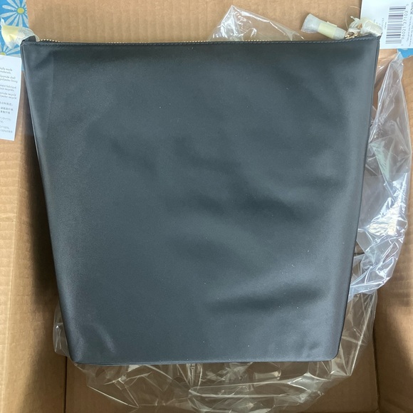 Kate Spade Large Chelsea Duffle Crossbody - Picture 6 of 7